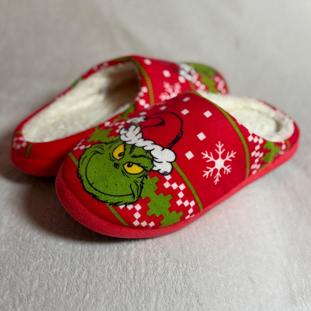Grinch Stole Christmas Red Sweater Design Slippers House Shoes Slip Women's 9